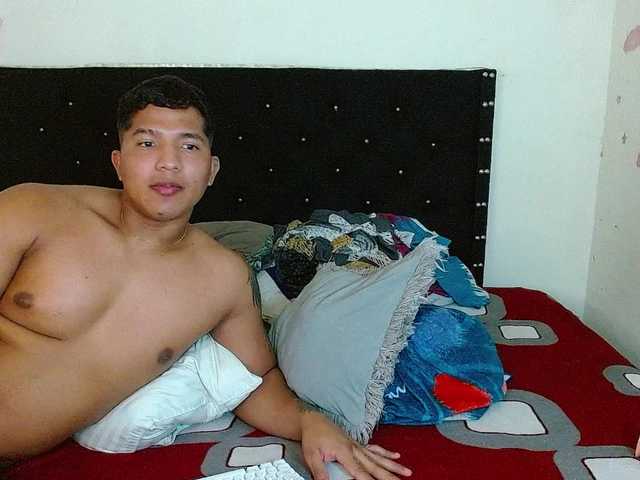 latihotlove's BongaCams show and profile