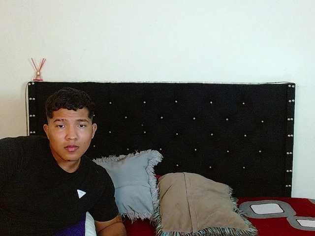 latihotlove's BongaCams show and profile