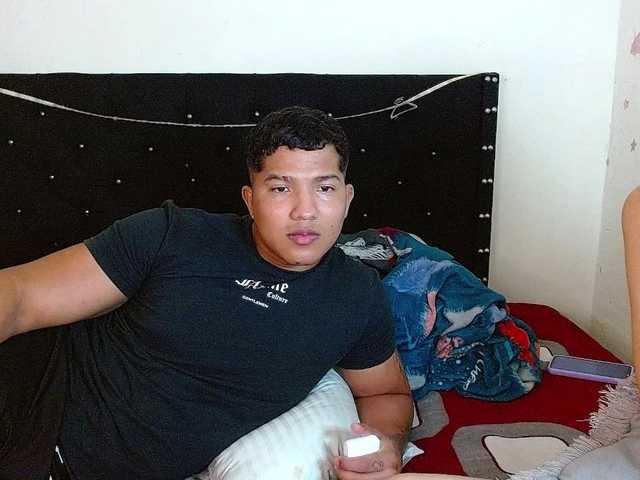 latihotlove's BongaCams show and profile