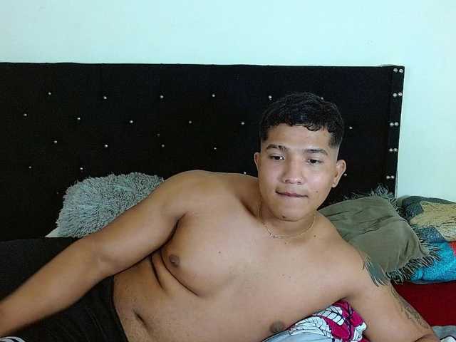 latihotlove's BongaCams show and profile