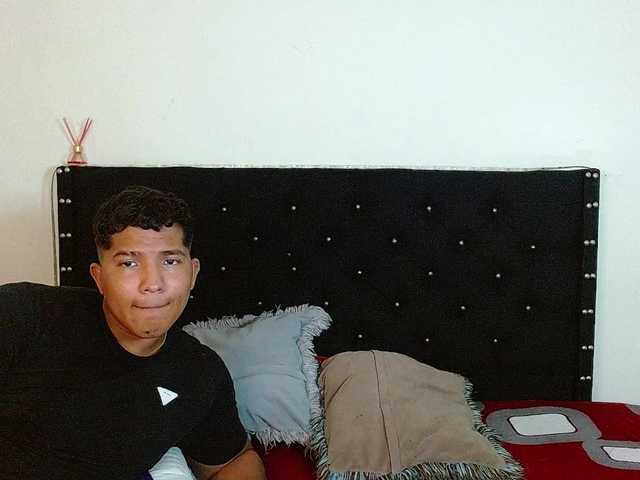 latihotlove's BongaCams show and profile