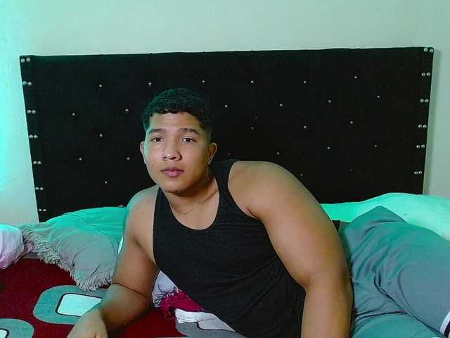 latihotlove's BongaCams show and profile