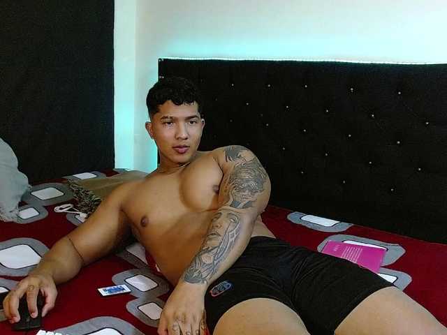 latihotlove's BongaCams show and profile