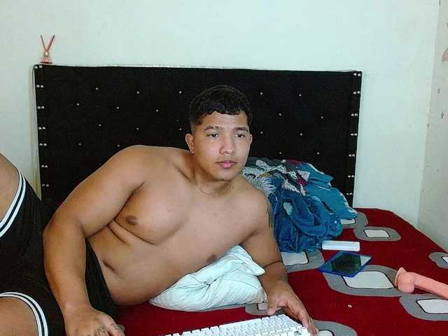 latihotlove's BongaCams show and profile