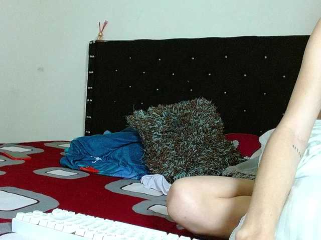 latihotlove's BongaCams show and profile