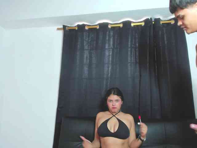 CoupleDeluxe69 webcam