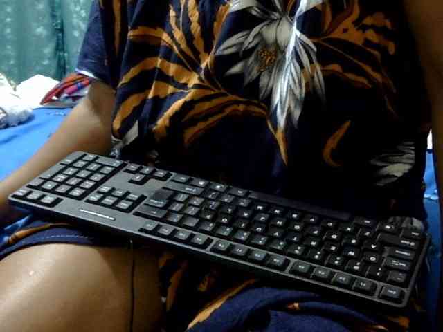 maya-pretty webcam
