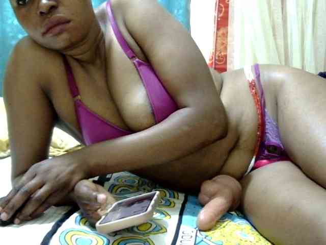 maya-pretty webcam