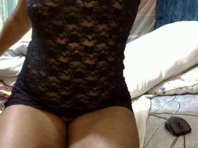 maya-pretty webcam