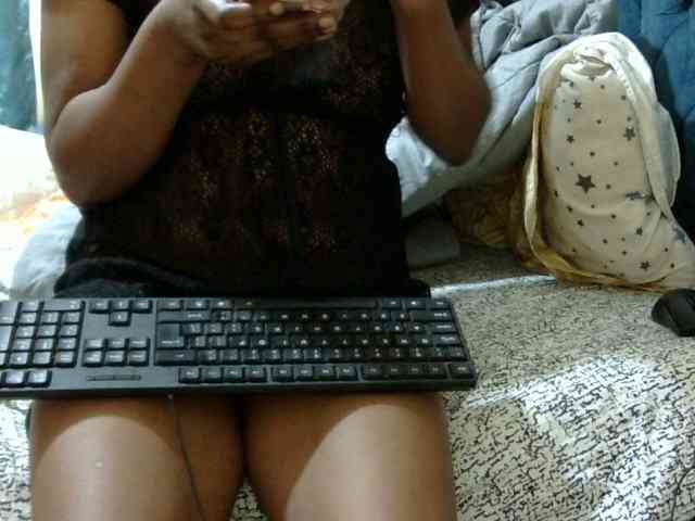 maya-pretty webcam