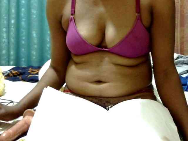 maya-pretty webcam