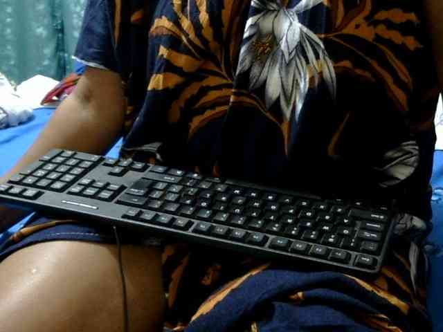 maya-pretty webcam