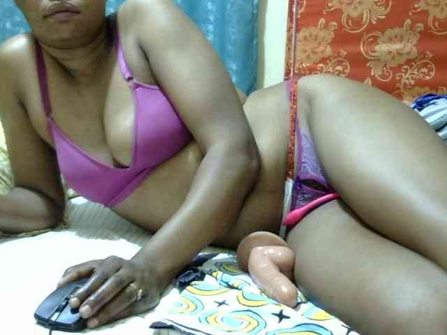 maya-pretty webcam