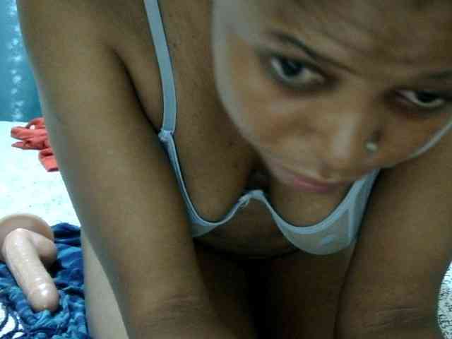 maya-pretty webcam