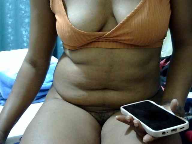 maya-pretty webcam