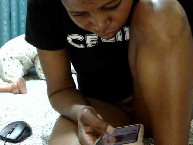 maya-pretty webcam