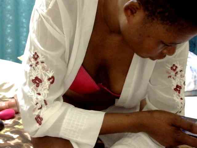 maya-pretty maya-pretty