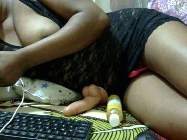 maya-pretty webcam