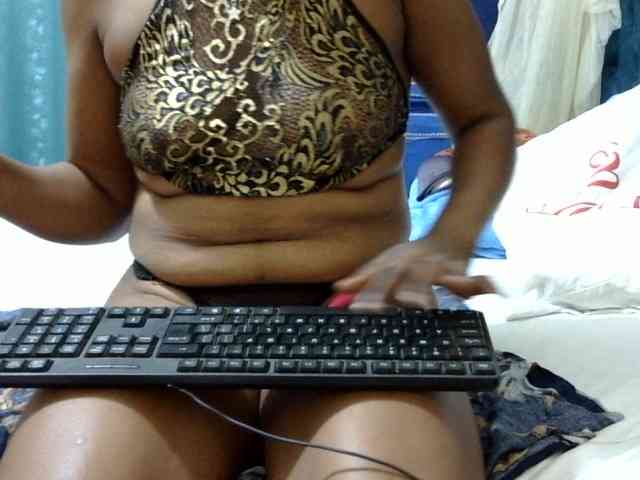 maya-pretty webcam