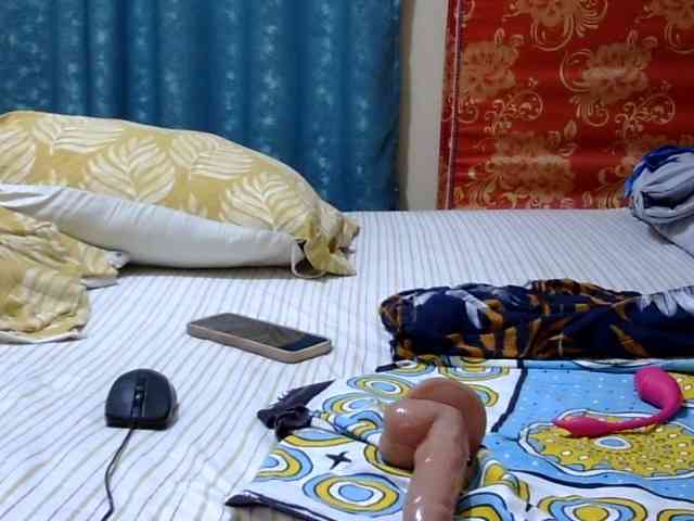 maya-pretty webcam