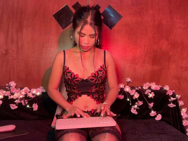 LilyJelly's BongaCams show and profile