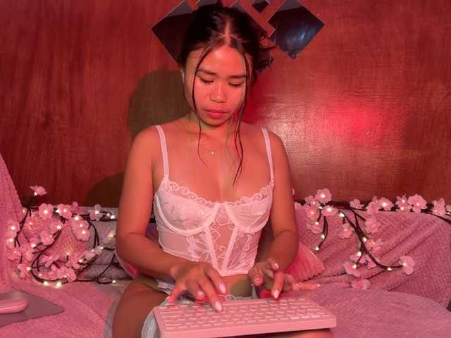 LilyJelly's BongaCams show and profile