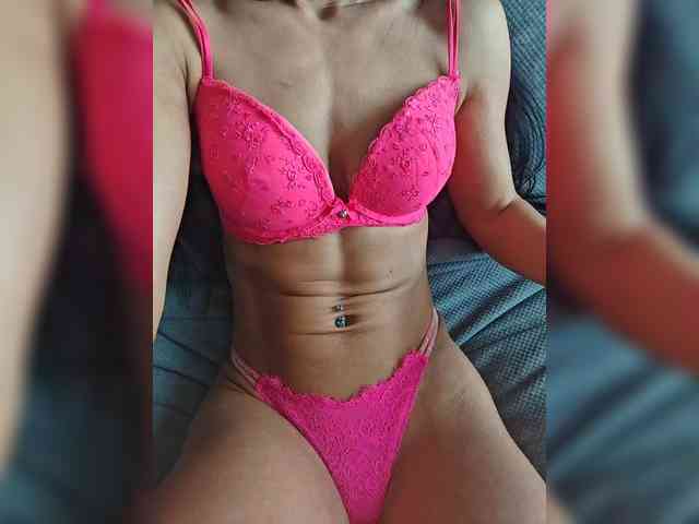 Kissiriss1 Live Webcam on BongaCams