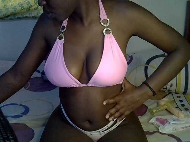 Magizitah's BongaCams show and profile