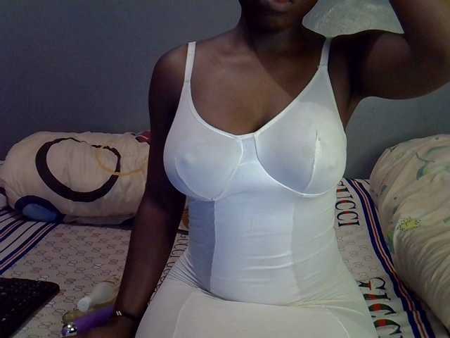 Profile and Statistics for Magizitah on BongaCams