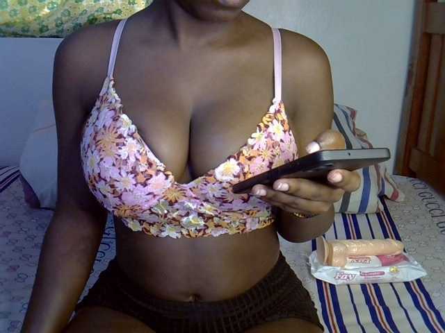 Magizitah's BongaCams show and profile