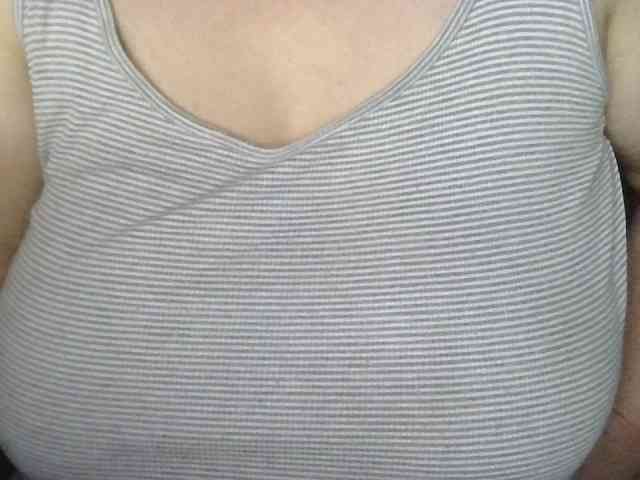 AnutkaForeva webcam