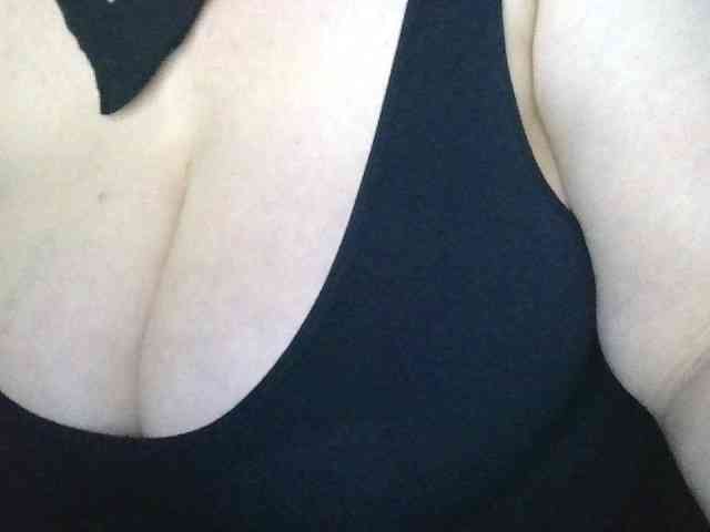 AnutkaForeva webcam