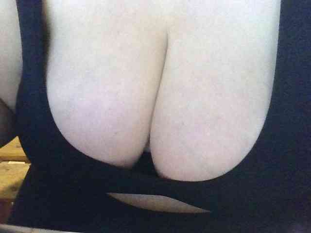 AnutkaForeva webcam