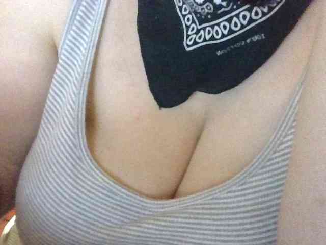 AnutkaForeva webcam