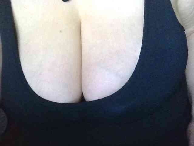 AnutkaForeva webcam