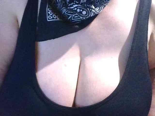 AnutkaForeva webcam