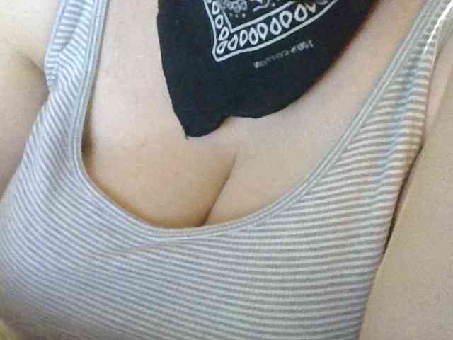AnutkaForeva webcam