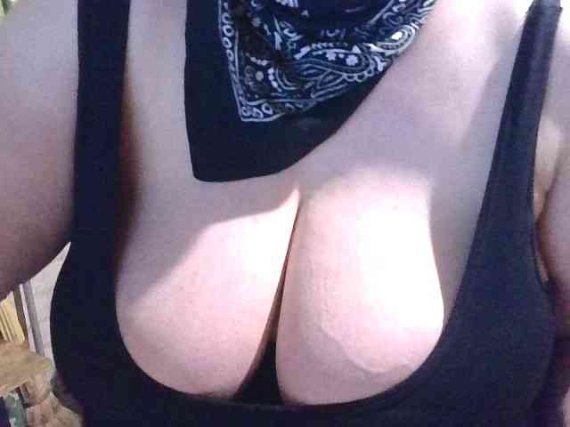 AnutkaForeva webcam