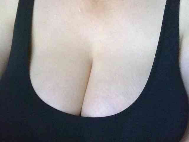 AnutkaForeva webcam