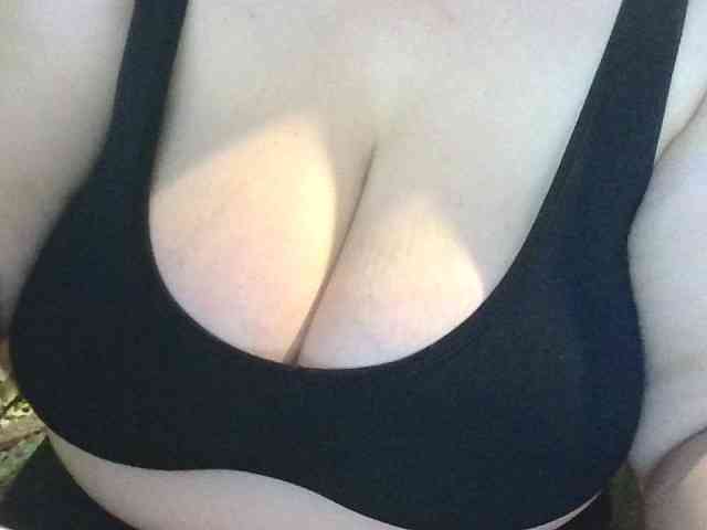AnutkaForeva webcam