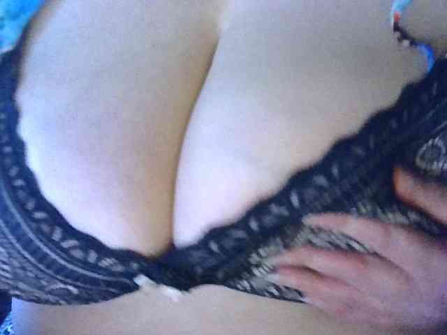 AnutkaForeva webcam