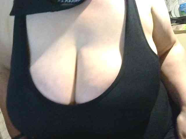 AnutkaForeva webcam