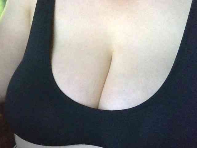 AnutkaForeva webcam