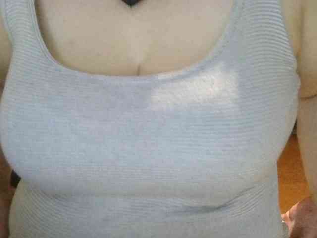 AnutkaForeva webcam