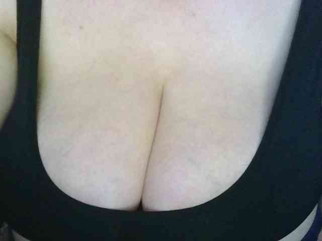AnutkaForeva webcam