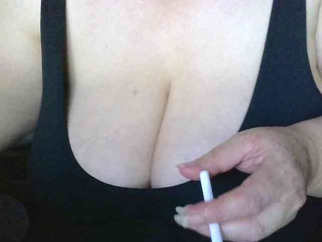 AnutkaForeva webcam