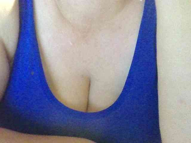 AnutkaForeva webcam