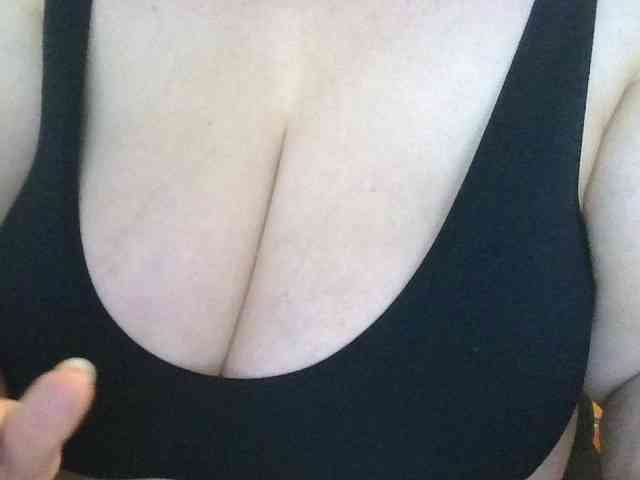 AnutkaForeva webcam
