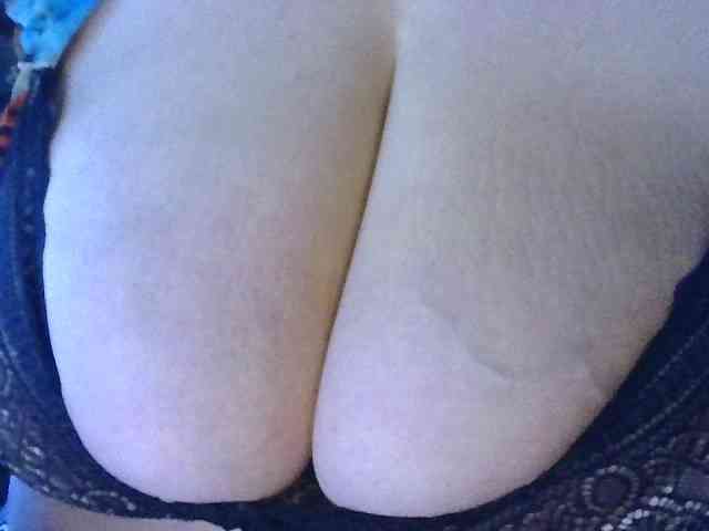 AnutkaForeva webcam