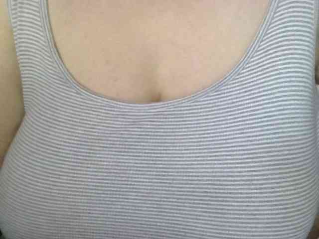AnutkaForeva webcam